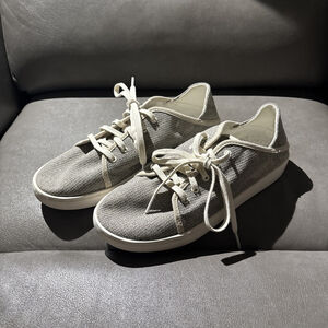 EUC WOMEN’S OLUKAI Pehuea Lī SNEAKERS SIZE 7.5 BEIGE BROWN LACE UP